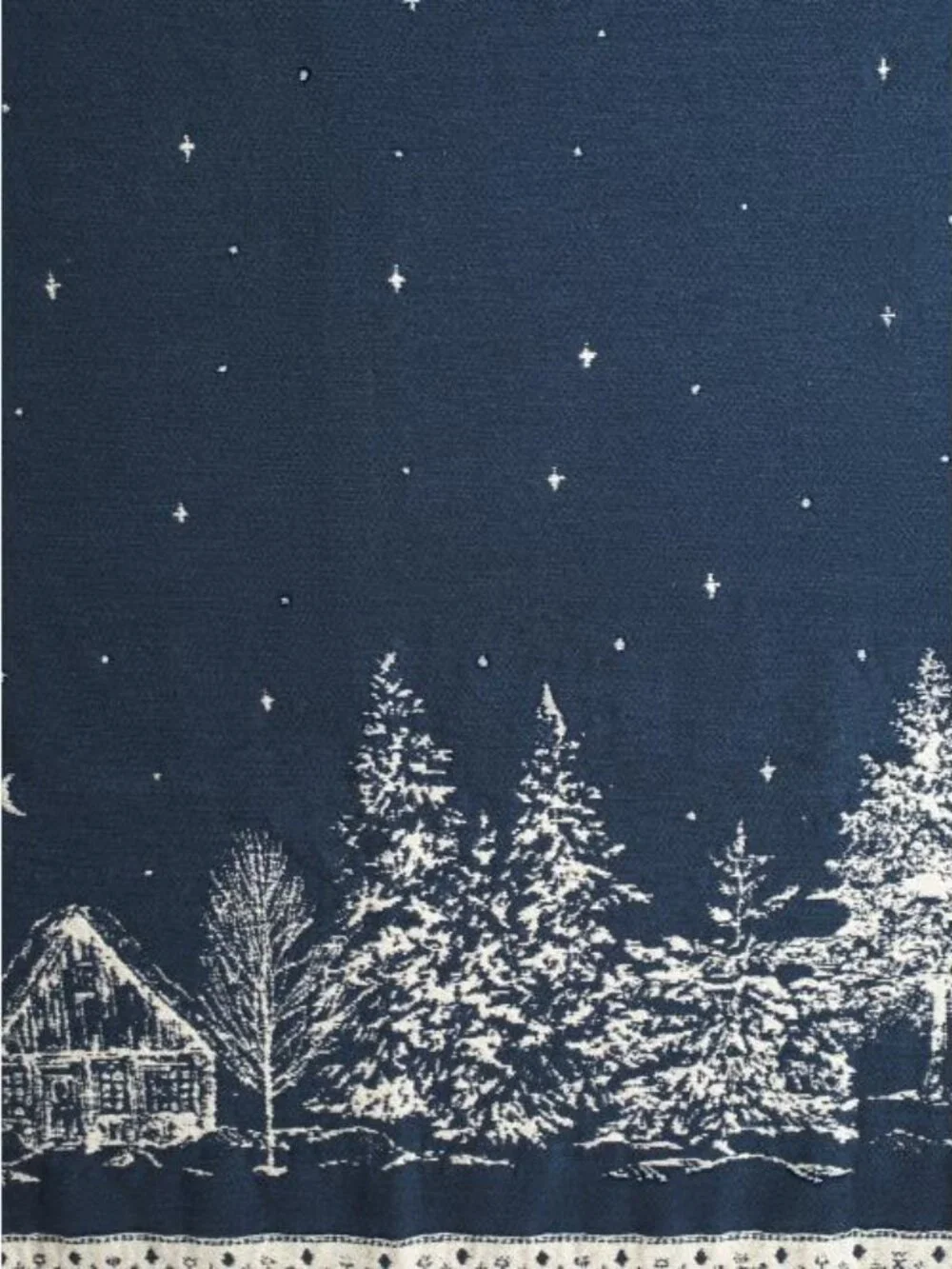 MARTHA STEWART Winter Cabin Scene Chenille Knit Throw
